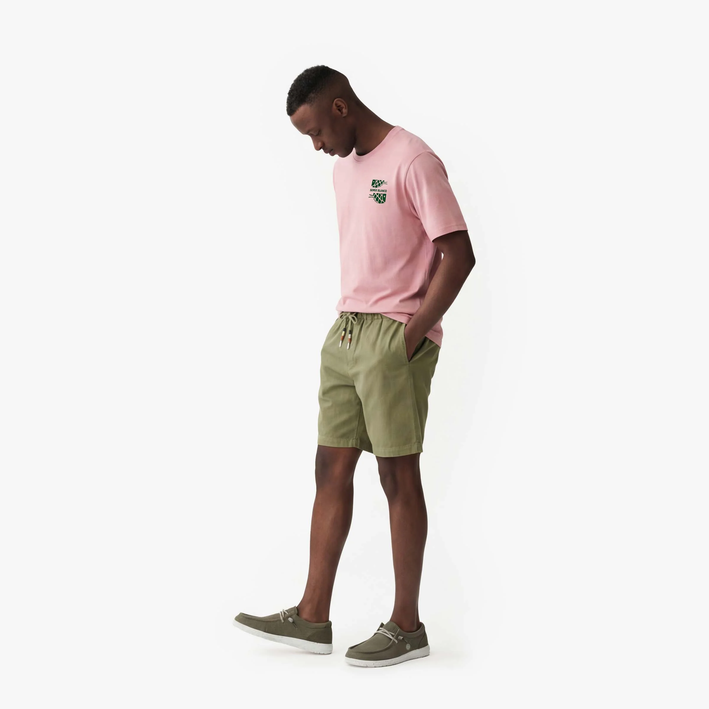 T-shirt col rond imprimé poitrine en coton rose - Image 6